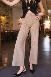 imgi 155 IMG 6458 375x crop center